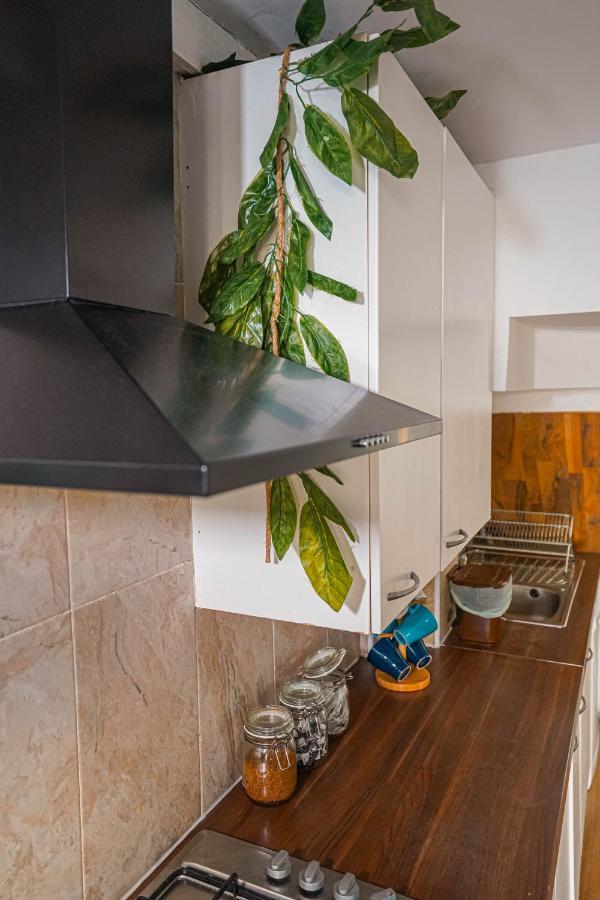 Private And Spacious 2 Bedroom House - Free Parking! Кардифф Экстерьер фото
