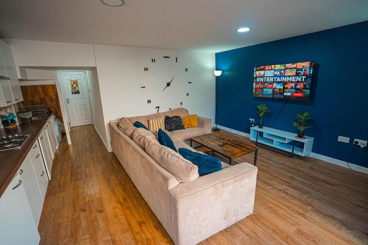Private And Spacious 2 Bedroom House - Free Parking! Кардифф Экстерьер фото